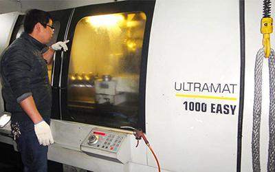 CNC universal cylindrical grinder