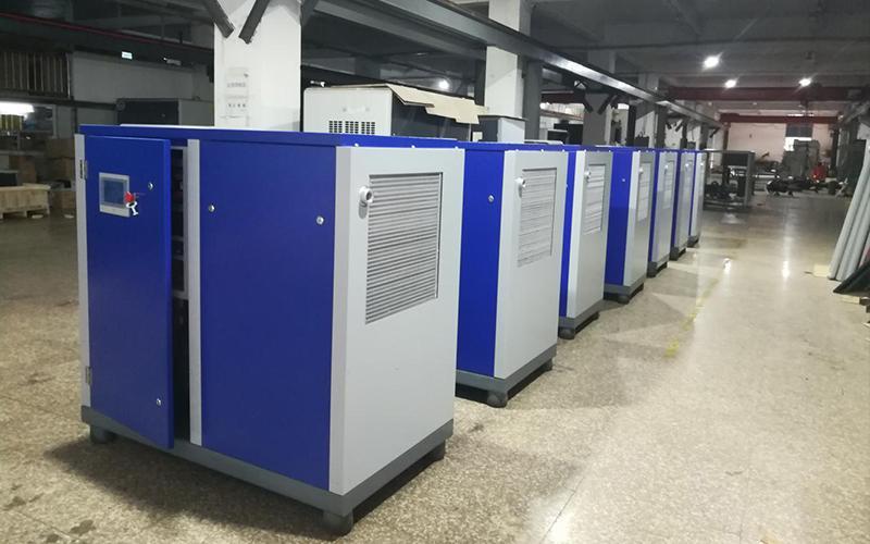 Air compressor with turbo fan